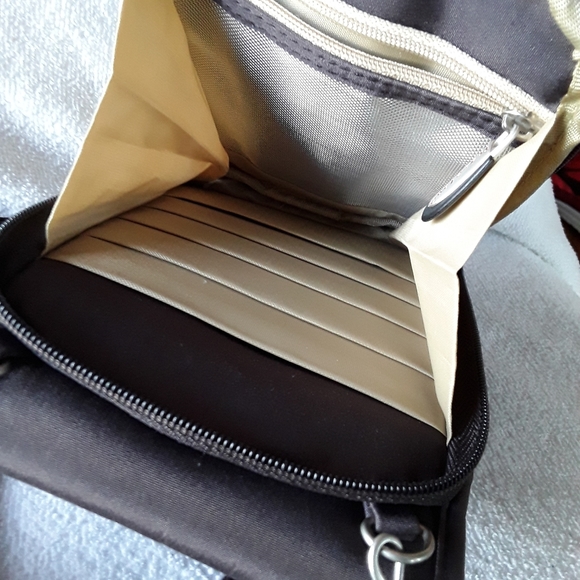 Travelon mini travel wallet/purse😀😀😀 - Picture 4 of 7